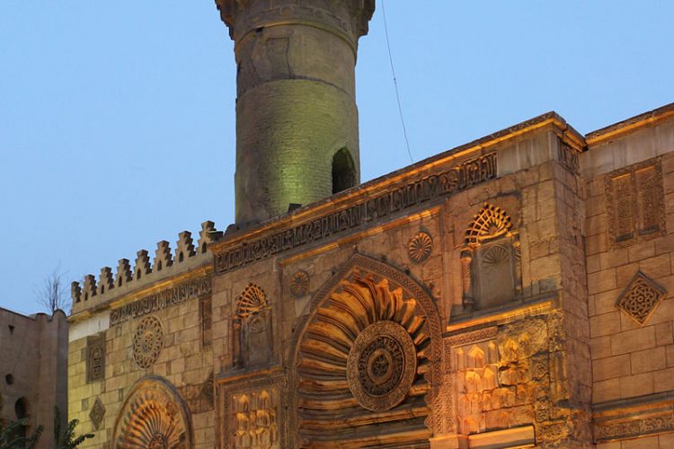 Cairo,_moschea_di_al-aqmar,_01
