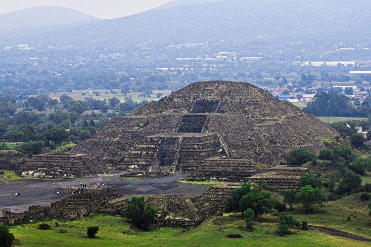 teotihuacan-6356847_1280 (1)